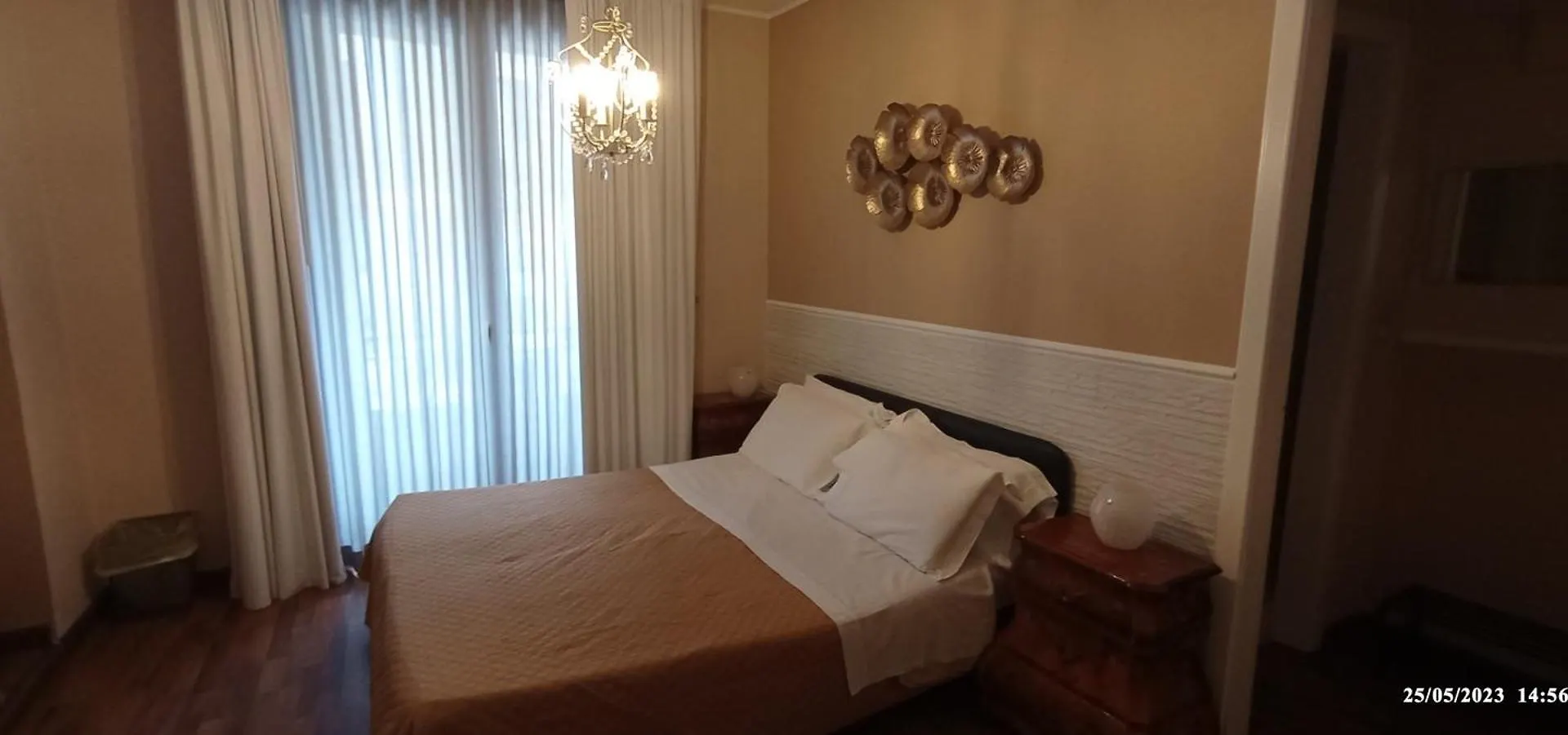 B&B Elios Rooms カターニア 5*,