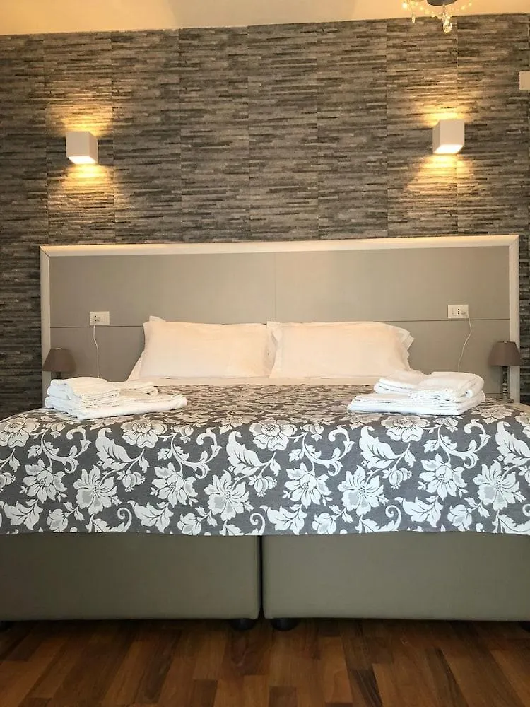 B&B Elios Rooms Guest house